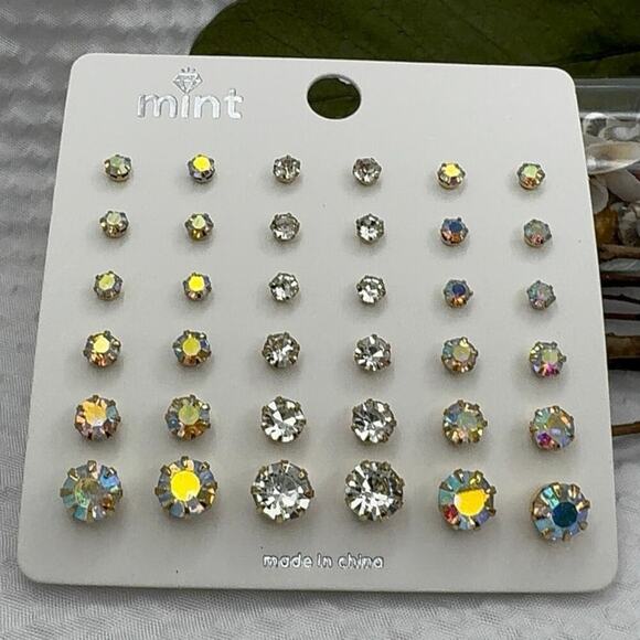 Aurora Borealis Rhinestone Stud Earring Set 18 Pairs - NEW on Card - Never Worn - Picture 3 of 6